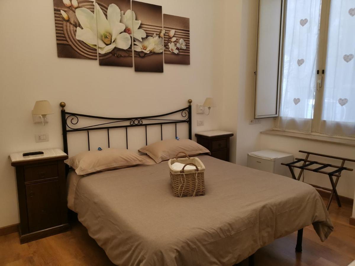 Napoli Pietrasanta Lt Bed & Breakfast Exterior photo